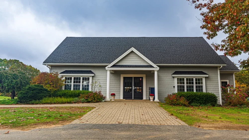 The Ledges club house front view